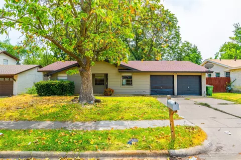 1208 E Timberview Ln, Arlington, TX 76014