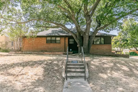 2900 Ryan Place Dr, Fort Worth, TX 76110