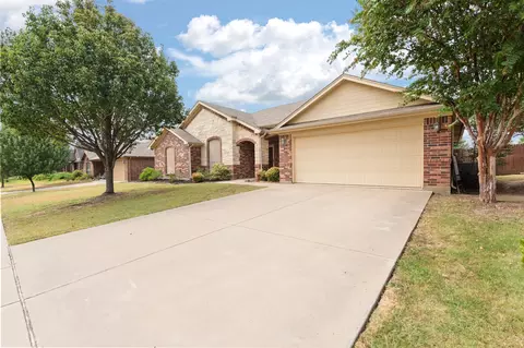 609 Jeffdale Dr, Burleson, TX 76028