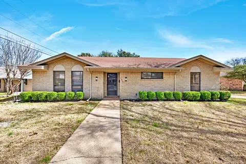 5824 Stratford Dr, Waco, TX 76710