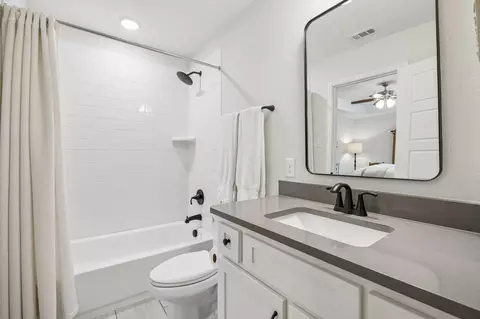 Bath - 821 Wright Ln, Prosper, TX 75078 photo 6 of 9