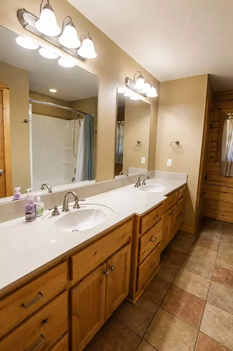 Bath - 216 Pr 3463, Gladewater, TX 75647 photo 1 of 5