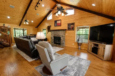 Living - 216 Pr 3463, Gladewater, TX 75647 photo 2 of 4