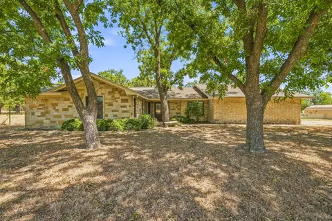 907 County Road 484, Stephenville, TX 76401