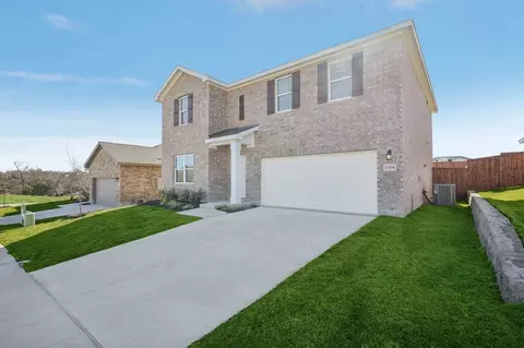 913 Harvest Ter, Glenn Heights, TX 75154