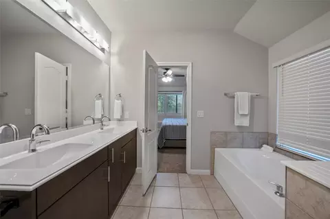 Bath - 1021 Sheldon Dr, Anna, TX 75409 photo 3 of 3