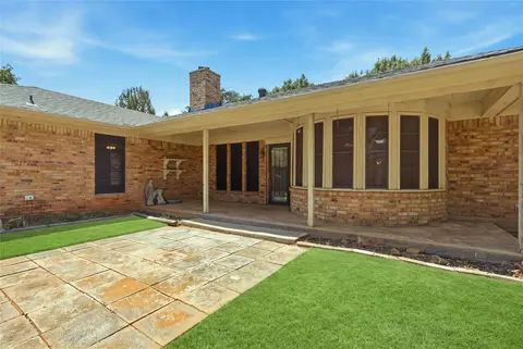 Exterior - 314 Brookside Dr, Grapevine, TX 76051 photo 3 of 6