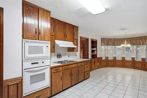 Kitchen - 314 Brookside Dr, Grapevine, TX 76051 photo 2 of 4