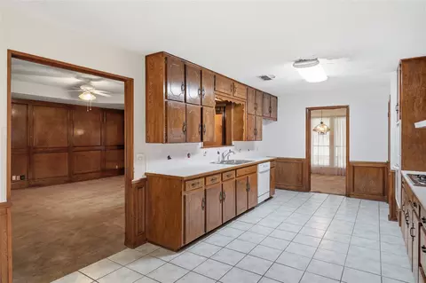 Kitchen - 314 Brookside Dr, Grapevine, TX 76051 photo 4 of 4