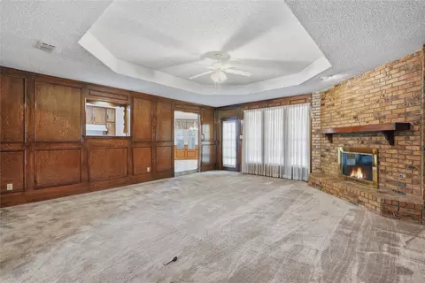 Living - 314 Brookside Dr, Grapevine, TX 76051 photo 2 of 3