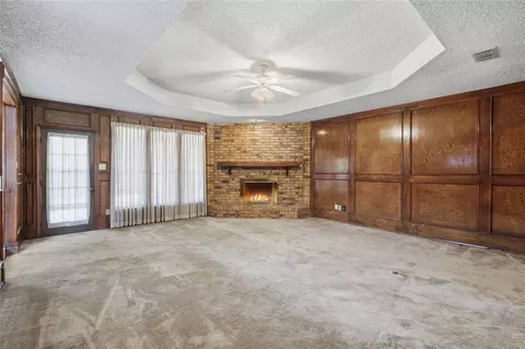 Living - 314 Brookside Dr, Grapevine, TX 76051 photo 1 of 3
