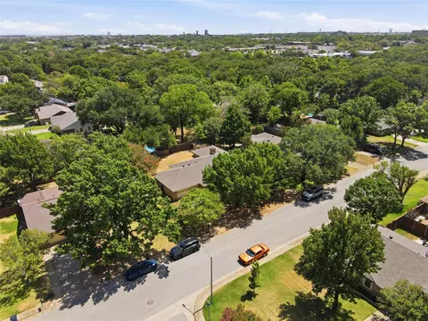 View/Area - 314 Brookside Dr, Grapevine, TX 76051 photo 2 of 10
