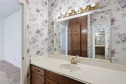 Bath - 314 Brookside Dr, Grapevine, TX 76051 photo 4 of 4