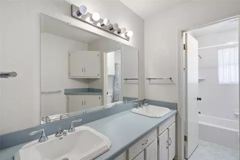 Bath - 314 Brookside Dr, Grapevine, TX 76051 photo 1 of 4