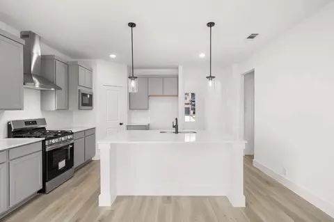 Kitchen - 304 Sequoia Ln, Denton, TX 76210 photo 1 of 2