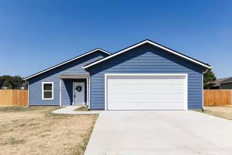 412 Susan Dr, Kennedale, TX 76060