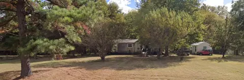 58 Creek Point Dr, Huntsville, TX 77320