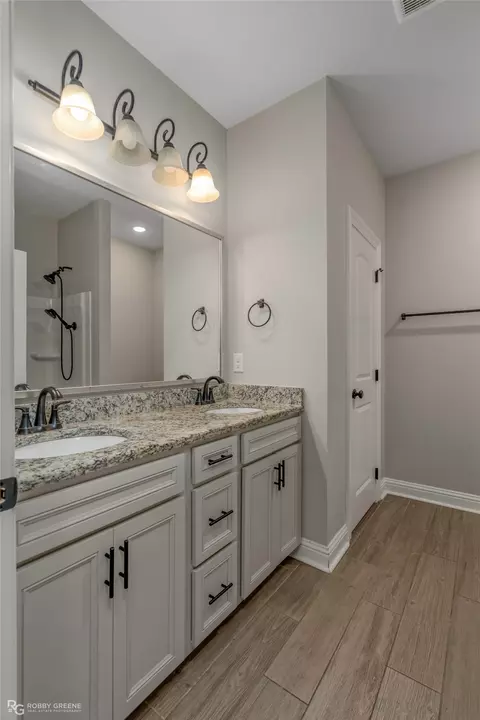 Bath - 104 Brimestone Loop, Benton, LA 71006 photo 4 of 5