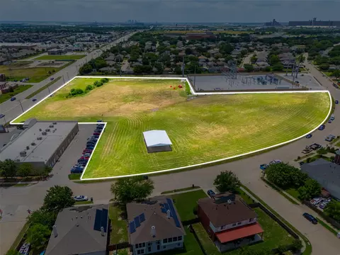1051 Grand Central Pkwy, Saginaw, TX 76131