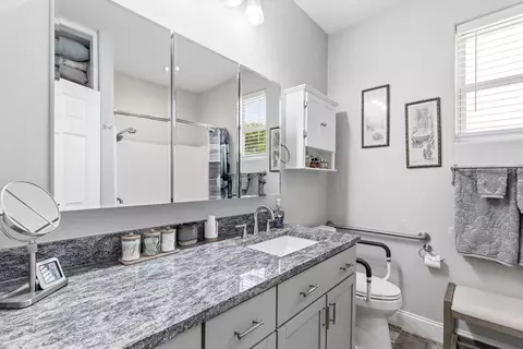 Bath - 157 Daniel Dr, Van Alstyne, TX 75495 photo 5 of 5