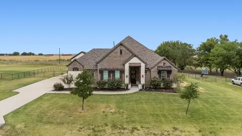 Exterior - 157 Daniel Dr, Van Alstyne, TX 75495 photo 4 of 5