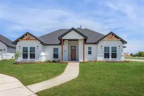 200 Cliff Ct, Godley, TX 76044