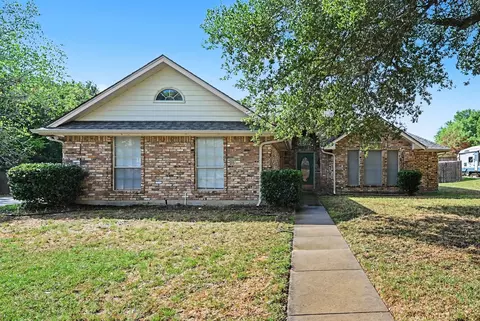 110 Mill Creek Ln, Weatherford, TX 76087