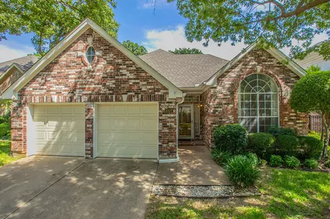 3107 Lake Oak Dr, Arlington, TX 76017