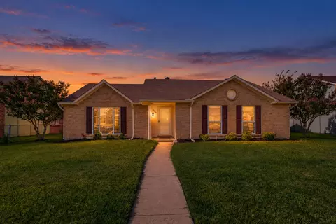 2906 Western Dr, Garland, TX 75042