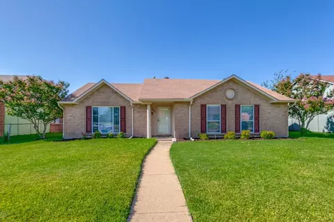 2906 Western Dr, Garland, TX 75042