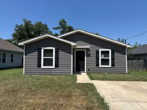 1110 Jones St, Greenville, TX 75401