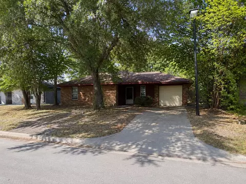 1201 Phillips Cir, Kaufman, TX 75142