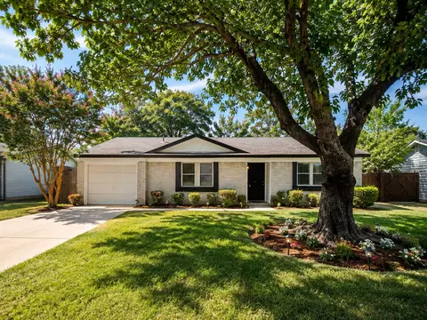 2213 E Biscayne Dr, Irving, TX 75060