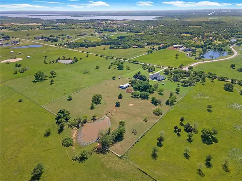 2600 New Hope Rd, Cross Roads, TX 76227