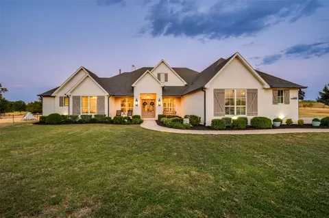 2600 New Hope Rd, Cross Roads, TX 76227