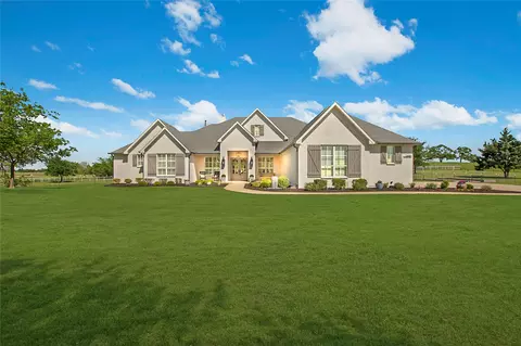 2600 New Hope Rd, Cross Roads, TX 76227