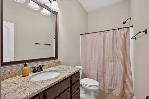 Bath - 217 Danielle Dr, Benton, LA 71006 photo 5 of 5