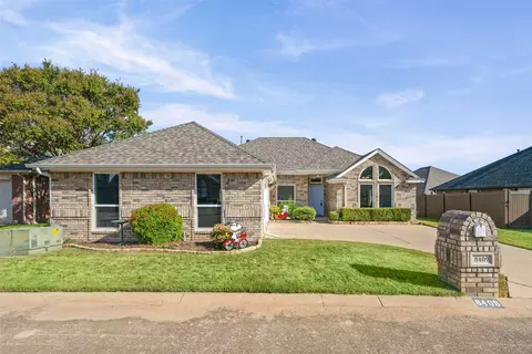 8409 Golf Club Cir, Fort Worth, TX 76179