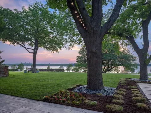 9210 W Lake Highlands Dr, Dallas, TX 75218