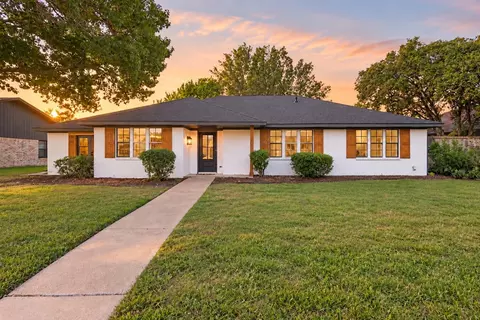 2815 Staffordshire Dr, Carrollton, TX 75007