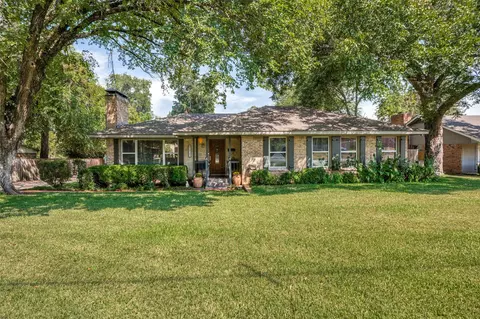 1515 Francis St, Carrollton, TX 75006