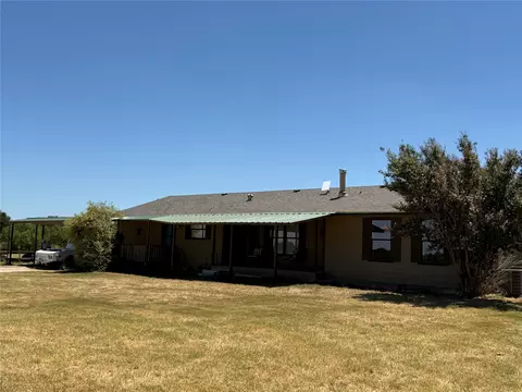 Exterior - 601 Highway 588, Comanche, TX 76442 photo 3 of 7