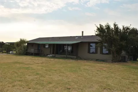 Exterior - 601 Highway 588, Comanche, TX 76442 photo 2 of 7