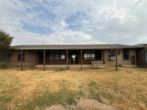 Exterior - 601 Highway 588, Comanche, TX 76442 photo 6 of 7