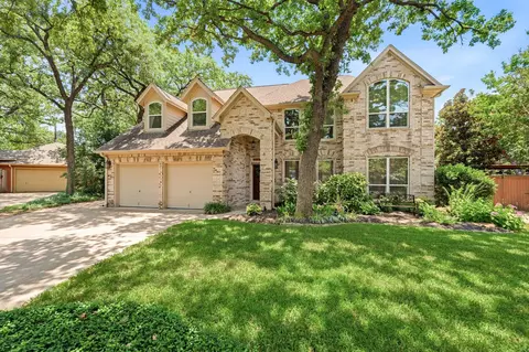 3906 Brookfield Dr, Arlington, TX 76001