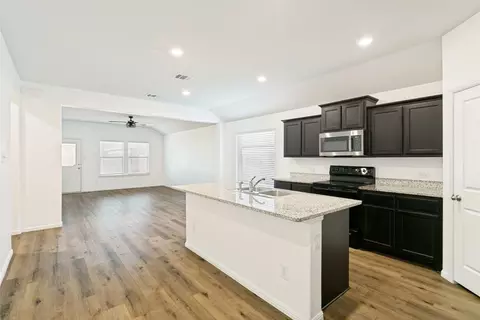 Kitchen - 4716 Feltleaf Ave, Crowley, TX 76036 photo 1 of 4