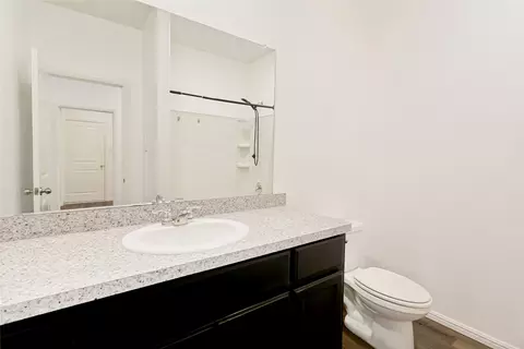 Bath - 4716 Feltleaf Ave, Crowley, TX 76036 photo 3 of 4