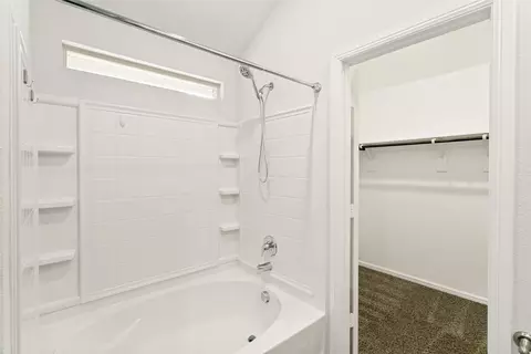 Bath - 4716 Feltleaf Ave, Crowley, TX 76036 photo 2 of 4
