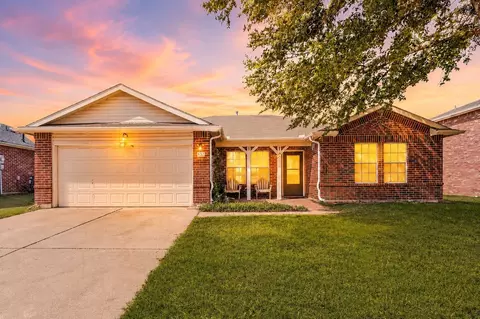 632 Partridge Dr, Saginaw, TX 76131
