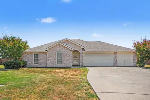 106 Bent Creek Ct, Waxahachie, TX 75165